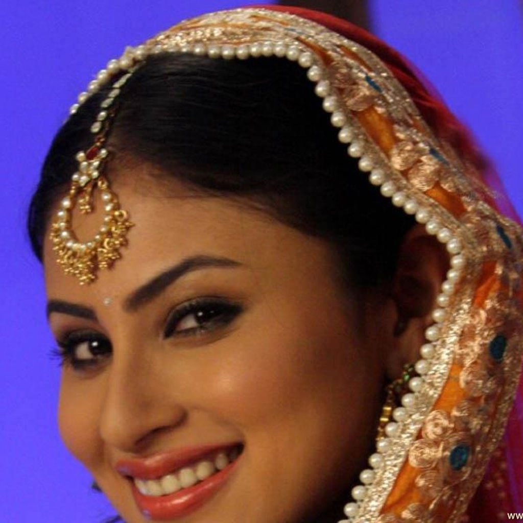 Mouni Roy desktop Wallpapers