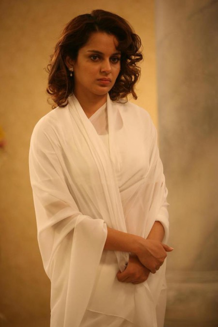 Kangna Ranaut getup in typical widow look for the film ‘Double Dhamaal’