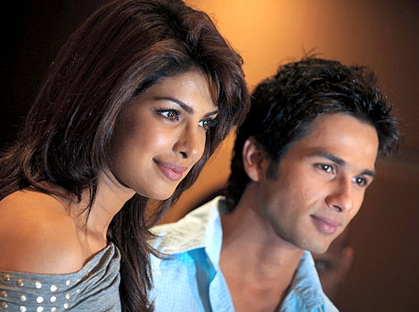 is priyanka dating shahid When in mumbai priyanka never had a steady boyfriend except for a brief flirtation with akshay kumar and shahid kapoor priyanka on dating. is priyanka dating shahid When in mumbai priyanka never had a steady boyfriend except for a brief flirtation with akshay kumar and shahid kapoor priyanka on dating.
