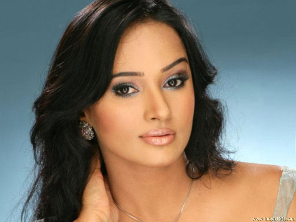 Soundarya desktop Wallpapers