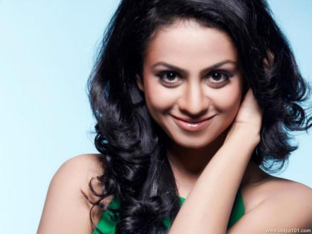 Mansi Parekh Wallpaper